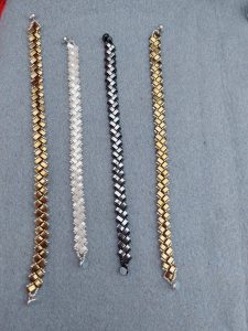 4 Armbänder Halfzila zweireihig