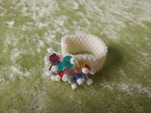 Igelring mit weißer Ringschiene und farbigem Igel