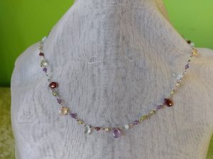 925 Silberkettchen mit bunten Naturstein Kugeln und Tropfen dazischen