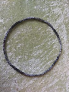 Hämatit Kette, Waves silberfarben matt und glänzend im Wechsel und antrazitfarbene Kugeln dazwischen